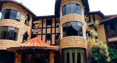 Hotel-Frankfurt-exterior-fachada