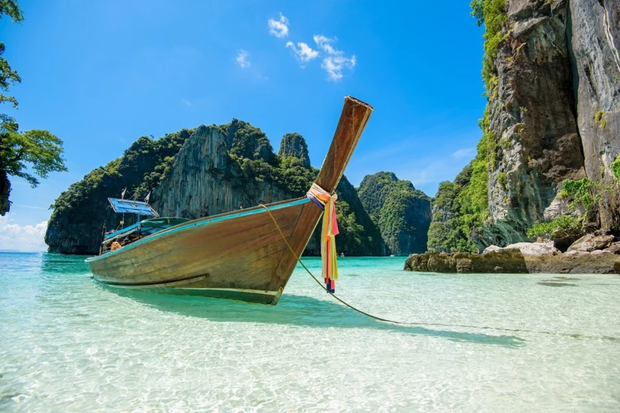 Playa tropical de Phuket en Tailandia